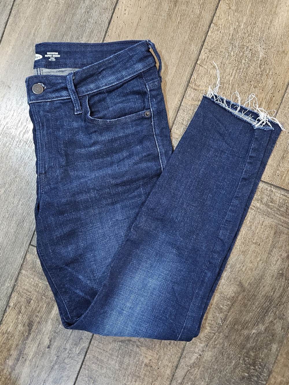 Dark Blue Frayed Hem Women’s Jeans Crops - OLD NAVY